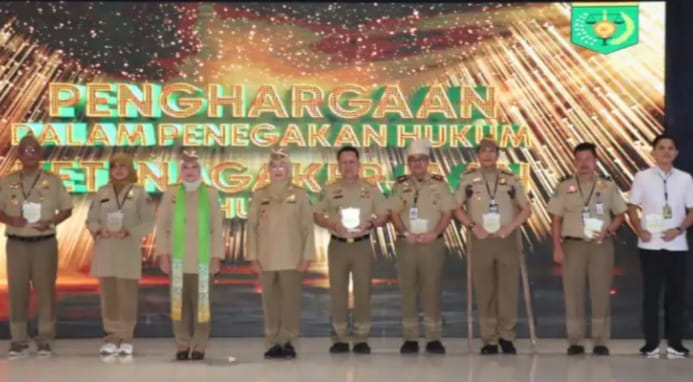 Polres Bandara Soetta Terima Penghaegaan (Foto : Humas PMJ)