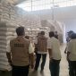 Satuan Tugas (Satgas) Pangan Polri menyatakan melakukan pendampingan hingga pengawasan untuk menjaga stabilitas harga bahan pokok beras di pasaran.  (Foto: Humas Polri)