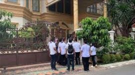 Rumah Mewah Di Jalan Kartanegara 
