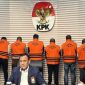 Ketua KPK Firli Bahuri memimpin langsung konfresnsi pers penetapan keenam tersangka secara resmi atas dugaan korupsi, Selasa (14/11/2023).