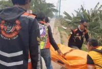 Jasad seorang lelaki ditemukan mengambang di dekat Pintu Air Sungai Kanal Banjir Timur, Juat (10/11/2023)
