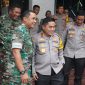 Kapolda Metro Jaya Irjen Pol Karyoto dan Pangdam Jaya Mayjen TNI Mohamad Hasan Usai  Penandatanganan Perjanjian Kerjasama di Markas Polda Metro Jaya. Jumat (24/11/2023). (Foto : Humas PMJ)