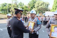 Kapolres Metro Jakarta Utara, Kombes Pol Gidion Arif Setyawan memimpin apel PTDH (Pemberhentian Tidak Dengan Hormat) anggota yang terbukti melakukan pelanggaran baik disiplin maupun kode etik Polri, Selasa (19/12/2023).