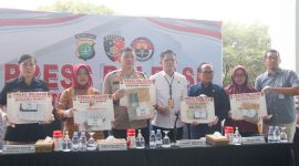 Pengungkapan kasus konten porno ini diawali dari adanya informasi yang diterima Kepolisian Indonesia khususnya Polda Metro Jaya dan Bapak Kapolres dari satgas pencegahan kekerasan seksual anak di Amerika yang dalam hal ini dikenal dengan Violence Crime Against Children Task Force,