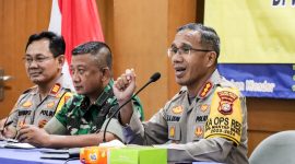 Kapolres Metro Jakarta Timur Kombes Pol. Nicolas Ary Lilipaly bersama Pejabat Utama dan 4 Pilar Kec. Duren Sawit serta Kel. Klender menggelar Rembug Warga di Aula Kel. Klender Kec. Duren Sawit Jakarta Timur pada Kamis (28/03/24) 
