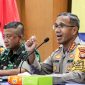 Kapolres Metro Jakarta Timur Kombes Pol. Nicolas Ary Lilipaly bersama Pejabat Utama dan 4 Pilar Kec. Duren Sawit serta Kel. Klender menggelar Rembug Warga di Aula Kel. Klender Kec. Duren Sawit Jakarta Timur pada Kamis (28/03/24) 
