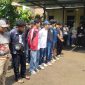 DIAMANKAN : Sebanyak 31 remaja yang melakukan kegiatan Sahur On The Road (SOTR) di wilayah Pancoran Jakarta Selatan diamankan Polsek Pancoran. Puluhan remaja itu diamankan lantaran melanggar Maklumat Kapolda Metro Jaya terkait larangan kegiatan di bulan Ramadhan. Minggu (24/02/2024)