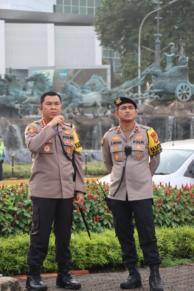 Kapolres Jakarta Pusat Kombes Pol  Susatyo Purnomo Condro saat memberi arahat di Monas. Jakarta Pusat, Selasa (16/04/2024) 


