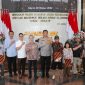 Foto Bersama : Kabid Humas Polda Metro Jaya Kombes Pol Ade Ary Syam Indradi mengatakan, kaki palsu bukan bantuan fisik semata, tetapi juga dorongan semangat agar para penerima bisa lebih mandiri dan menjalani aktivitas dengan lebih nyaman (foto : Humas PMJ)