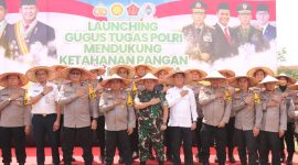 Kapolda Metro Jaya Irjen Pol Karyoto bersama Pangdam Jaya Mayjen TNI Rafael Granada Baay dan Wakapolda Metro Jaya Brigjen Pol Djati Wiyoto Abadhy beserta pejabat utama Polda Metro Jaya dan Kodam Jaya menghadiri kegiatan Launching Gugus Tugas Polri Mendukung Ketahanan Pangan yang dipimpin oleh Kapolri dan Panglima TNI secara virtual dari Sidoarjo, Jawa Timur, Rabu (20/11/2024). 