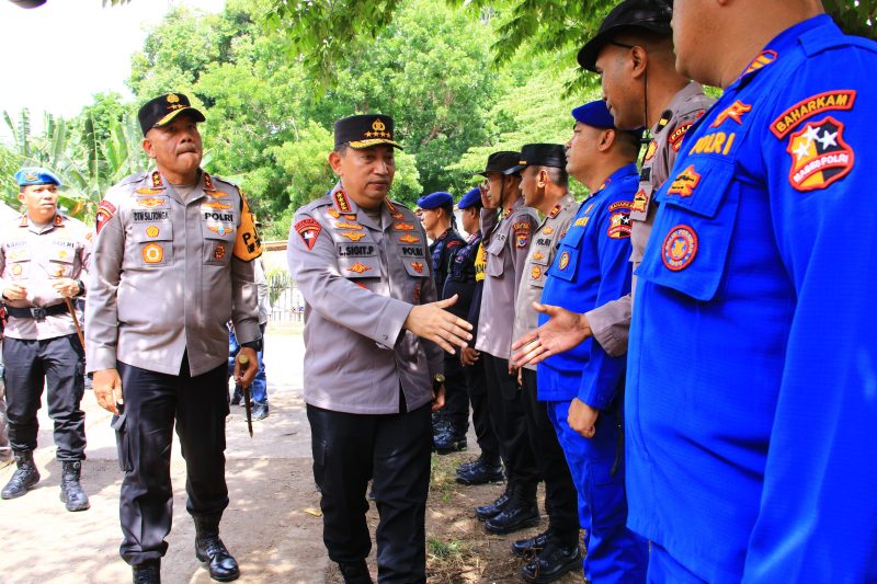 Kapolri Jenderal Listyo Sigit tiba di Bandara El Tari Kupang, sekitar pukul 11.00 WITA (Foto: Humas PMJ)