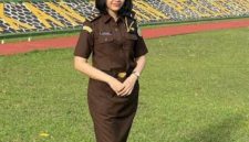Lahir pada 3 Januari 1998, Putri Agita adalah alumni Pendidikan dan Pelatihan Pembentukan Jaksa (PPPJ) Gelombang II Tahun 2024. Ia resmi menyandang profesi jaksa pada 11 Desember 2024 dan kini melanjutkan tugasnya di Kejaksaan Negeri Karo. (dok Agita)
