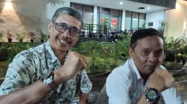 Ketua Jurnalis Mitra Polri (JMP) Ikhwan Azis didampingi Sekjen JMP Arif di Balai Wartawan Polda Metro Jaya, Sabtu (22/3)
