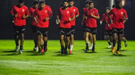 Tim Sepak Bola Bahrain melakukan latihan jelang pertandingan Kualifikasi Piala Dunia 2026 di Lapangan A, kompleks GBK, Senayan, Sabtu (22/3/2025). (ANTARA)