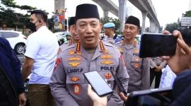 Kapolri Jenderal Pol. Listyo Sigit Prabowo  di kawasan Gedung Mabes Polri, Jakarta Selatan, Senin (17/3/2025) (Humas Polri)
