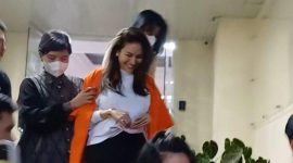 Nikita Mirzani Usai Diperiksa sebagai tersangka kasus dugaan pemerasan di Polda Metro Jaya, Selasa (4/3)