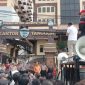 Aksi demo di depan Polres Metro Jakarta Timur menuntut tewasnya mahasiswa UKI, Kenzha Walewangko diusut tuntas, Jatinegara, Jakarta Timur, Jumat (21/3/2025). (tribunjakarta)