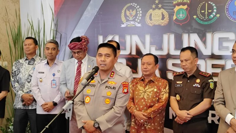 Kapolda Metro Jaya Irjen Pol Karyoto di Polda Metro Jaya, Kamis (8/5)
