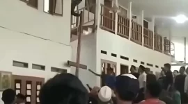 Foto tangkapan layar video pengerusakan tempat beribadah di Sukabumi, Jawa Barat