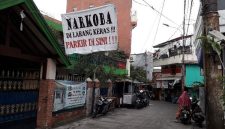Peringatan bahaya narkoba  di Kampung Boncos, Kel. Kota Bambu Selatan, Kec. Palmerah, Jakarta Barat. (Kompas/RIMA WAHYUNINGRUM)