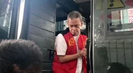 Fariz Roestam Munaf (Fariz RM) tiba di Pengadilan Negeri Jakarta Selatan (PN Jaksel) untuk menghadiri sidang pembacaan tuntutan oleh Jaksa Penuntut Umum (JPU), Jakarta, Senin (28/7/2025). ANTARA