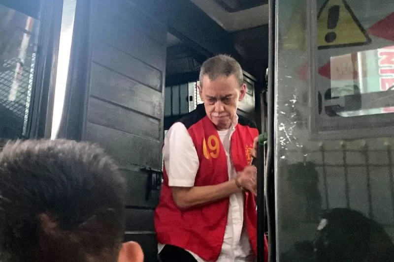 Fariz Roestam Munaf (Fariz RM) tiba di Pengadilan Negeri Jakarta Selatan (PN Jaksel) untuk menghadiri sidang pembacaan tuntutan oleh Jaksa Penuntut Umum (JPU), Jakarta, Senin (28/7/2025). ANTARA