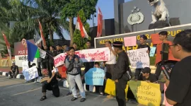 Aksi damai berbagai organisasi jurnalis di Banten menanggapi pemukulan jurnalis saat liputan inspeksi mendadak di Mapolda Banten, Kota Serang, Jumat (22/8/2025). ANTARA