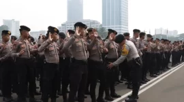 Sebanyak 1.250 personel gabungan dari Polri, TNI dan Pemda DKI dikerahkan untuk mengamankan unjuk rasa yang berlangsung di kawasan Gedung DPR/MPR RI, Senin (25/8) Humas PMJ