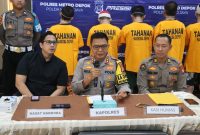 Kapolres Metro Depok, Kombes Pol Abdul Waras  saat gelar konferensi pers di Polres Depok, Kamis (25/9/2025).