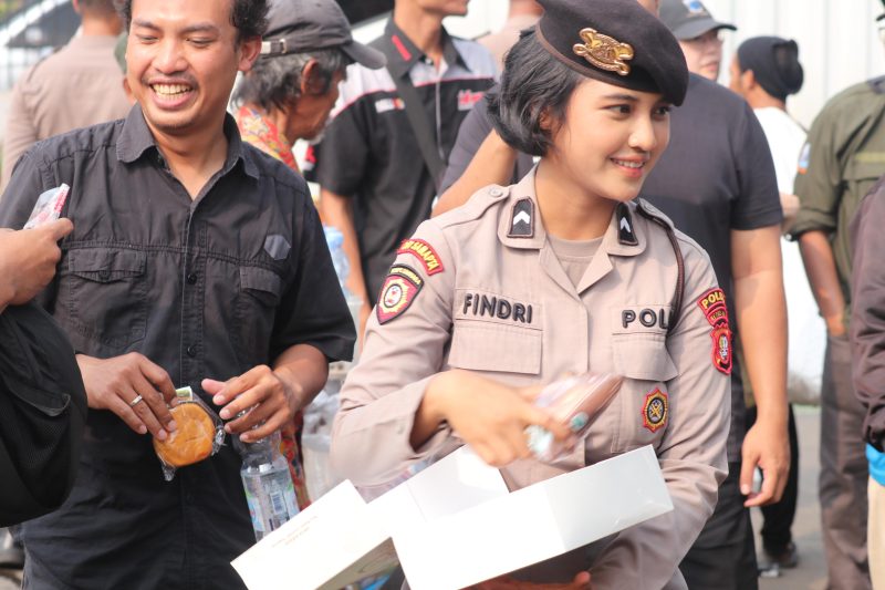 Hingga pukul 15.00 WIB, kondisi di sekitar gedung DPR RI terpantau kondusif (Humas PMJ)