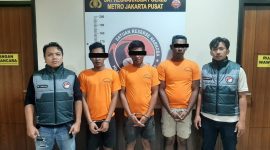 Tiga orang pelaku berhasil diamankan, yakni A (30), K (39), dan D (38). Ketiganya diduga kuat sebagai bagian dari jaringan peredaran sabu lintas provinsi, mulai dari Aceh, Jakarta, hingga Jawa Tengah. (Humas PMJ)