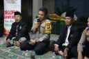 Kapolres Metro Depok Kombes Pol Abdul Waras  bersama jajaran ngopi bareng 40 tokoh masyarakat di Aula RW Perumahan Citra Lake Cluster Green Victoria, Sawangan, Depok, Sabtu (4/10) malam