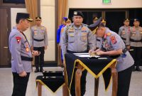 SERTIJAB: Upacara serah terima jabatan (sertijab) sejumlah pejabat tinggi (Pati) dan menengah (Pamen) Polri di Rupattama Mabes Polri, Jakarta, Rabu (29/10/2025). 
(Humas Polri)