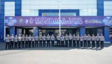 KUNJUNGAN: Dirlantas Polda MetroJaya Kombes Pol.Komarudin, S.I.K., M.M, bersama Pejabat Utama Ditlantas Polda Metro Jaya mengunjungi Satpas Daan Mogot, beberapa waktu lalu. (ist)