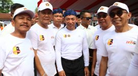 Kapolri Jenderal Listiyo Sigit berpose bersama Ketua ITW Edison Siahaan dan Ketua Wartawan Kepolisian PWI Jaya, Ferry Edyanto dan Junrnalis CNN Budi Tanjung dan Wartawan Majalah Keadilan Penerus Bonar Karo-Karo,(Foto:MegaNews)