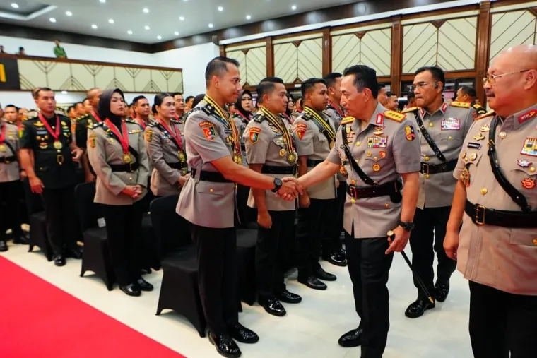 Kapolri Pimpin Penutupan Pendidikan Sespim Polri Tahun Ajaran 2025 di Lemdiklat Polri. (Foto:Humas Polri)