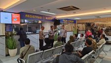 SP4N-Lapor: Sosialisasi layanan SP4N-Lapor (Sistem Pengelolaan Pengaduan Pelayanan Publik Nasional) di area ruang tunggu pelayanan Samsat Jakarta Selatan,Rabu (3/12).