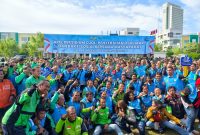 APEL OJOL: Kegiatan Apel Presidium Ojol dan Penyerahan Ojol Mart serta Bhakti Sosial untuk masyarakat di Polres Metro Tangerang Kota, Senin (8/12/2025). (HUMASPMJ)