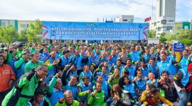 APEL OJOL: Kegiatan Apel Presidium Ojol dan Penyerahan Ojol Mart serta Bhakti Sosial untuk masyarakat di Polres Metro Tangerang Kota, Senin (8/12/2025). (HUMASPMJ)
