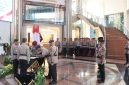 Upacara serah terima jabatan sejumlah Pejabat Utama dan Kapolres jajaran di Lobby Gedung Promoter, Senin (5/1/2026) pagi.
