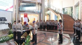 Upacara serah terima jabatan sejumlah Pejabat Utama dan Kapolres jajaran di Lobby Gedung Promoter, Senin (5/1/2026) pagi.
