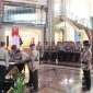 Upacara serah terima jabatan sejumlah Pejabat Utama dan Kapolres jajaran di Lobby Gedung Promoter, Senin (5/1/2026) pagi.
