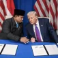 Penandatanganan kesepakatan dagang tarif resiprokal oleh Presiden RI Prabowo Subianto dan Presiden AS Donald Trump. (Dok. White House)