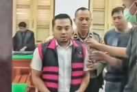 Videografer Amsal Sitepu dalam sidang di PN Medan. (Instagram @amsalsitepu)