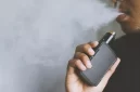 Penikmat Vape atau Rokok Elektroni (ilustrasi)