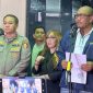 Direktur Tindak Pidana Umum Bareskrim Polri Brigadir Jenderal Polisi Wira Satya Triputra (kanan) dalam konferensi pers di Jakarta, Sabtu (9/5/2026). (Humas Polri)