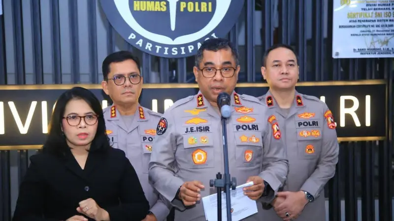 Kepala Divisi Humas Polri, Irjen Pol Jhonny Edison Isir, di Mabes Polri, Jumat (7/8). 