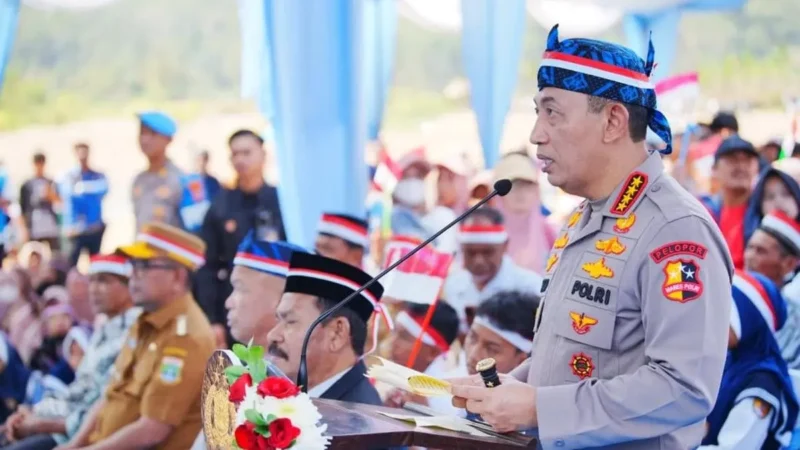 Kapolri Jenderal Listyo Sigit Prabowo hadir dan menyampaikan laporan acara peresmian 3.395 jembatan TNI-Polri dan 3.000 sumber air bersih TNI AD yang digelar secara hibrid, Lebak, Banten, Kamis (13/8/2026). (Dok. Istimewa)