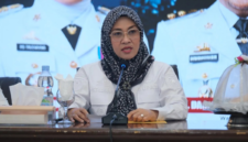Bupati Gowa, Sitti Husniah Talenrang. Polri menetapkan Bupati Gowa Sitti Husniah Talenrang sebagai tersangka atas kasus dugaan korupsi proses pengurusan Persetujuan Bangunan Gedung (PBG) dan perizinan lainnya di lingkungan Kabupaten Gowa periode 2025-2026.(gowakab.go.id)