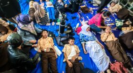 Kondisi puluhan siswa SMP Negeri 1 Cisarua, Kabupaten Bandung Barat (KBB), yang diduga keracunan program Makan Bergizi Gratis (MBG) terus memburuk, Selasa (14/10/2025). (Ist)

